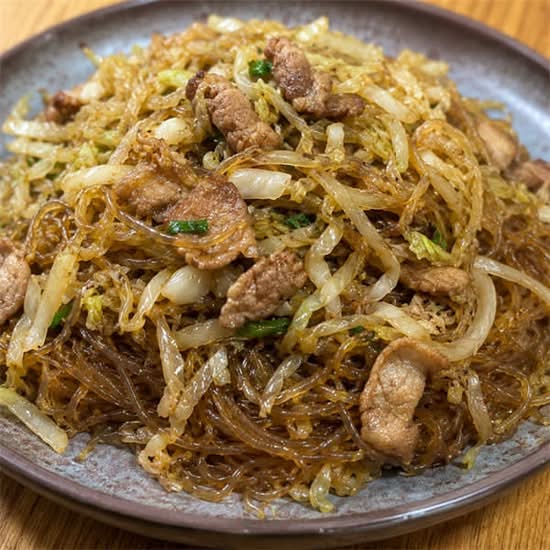 酸菜炒粉 Stir-Fried Vermicelli with Pickled Cabbage